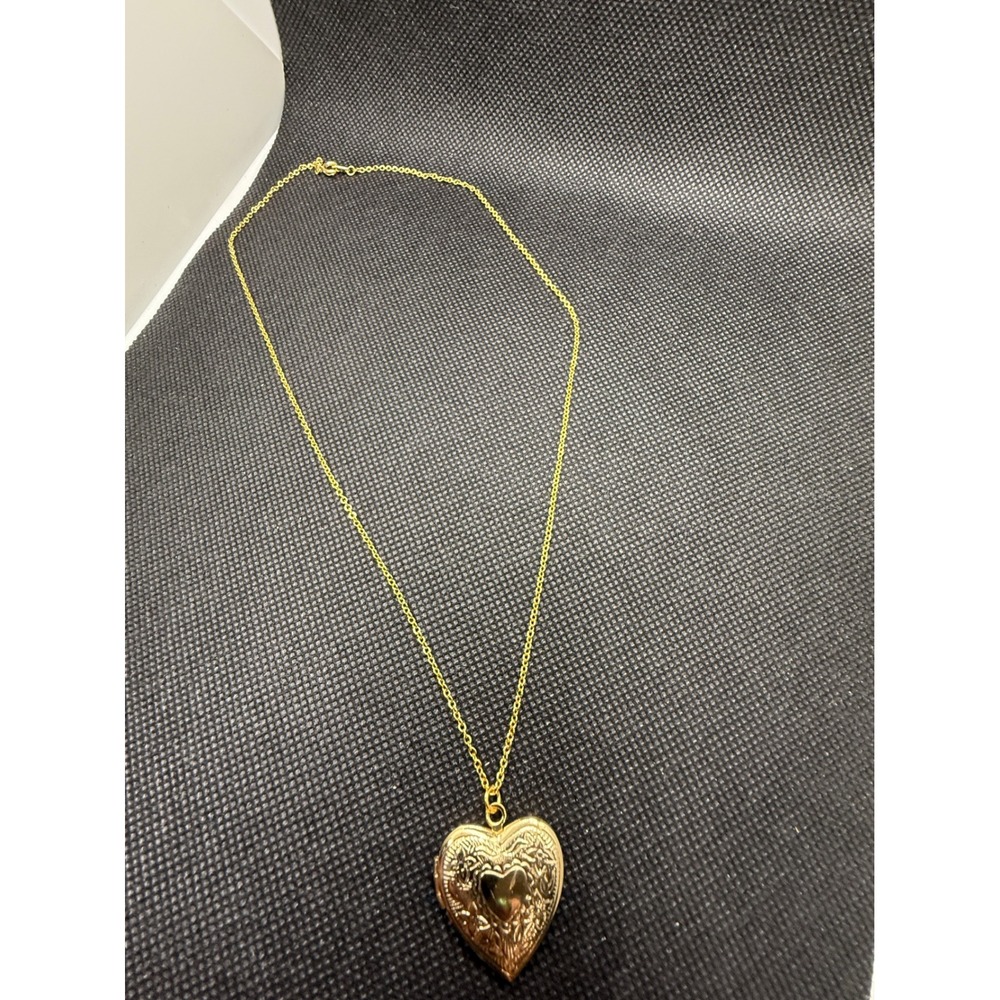 Gold Tone Floral Engraved Heart Locket Necklace 18 Inch Chain Vintage Style
